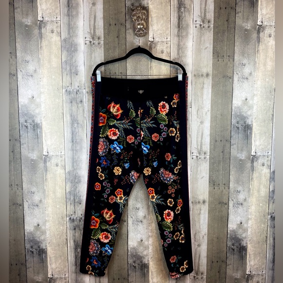 Johnny Was Ardell High Waist Sculpting Legging in Black Multi Size XXL. - Picture 3 of 16